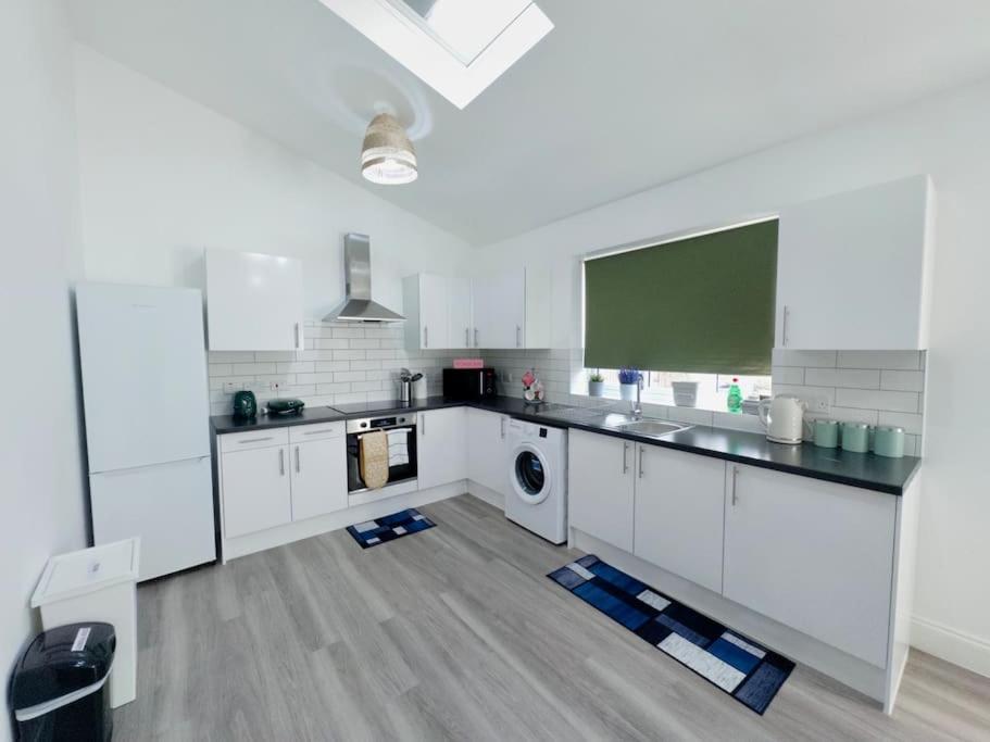 Cosy 1-Bed Flat 30Min To Central London & Parking Luaran gambar