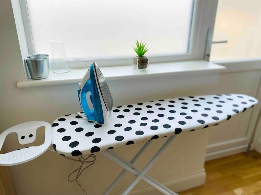 Cosy 1-Bed Flat 30Min To Central London & Parking Luaran gambar